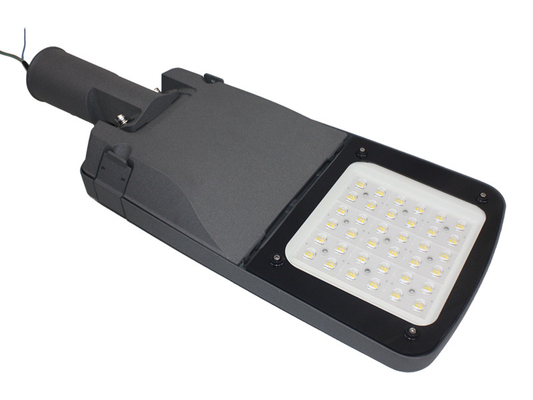 eficacia luminosa de vivienda elegante de la luz de calle del sensor LED del cuadrado 150W alta