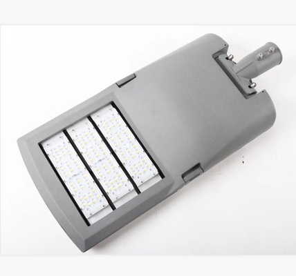 Dos luces de calle llevadas al aire libre del módulo 150W de la lente impermeabilizan el soporte ajustable IP66