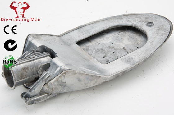 la vivienda al aire libre de la luz de calle del LED con el universal agradable del diseño utilizó el material del aluminio 102