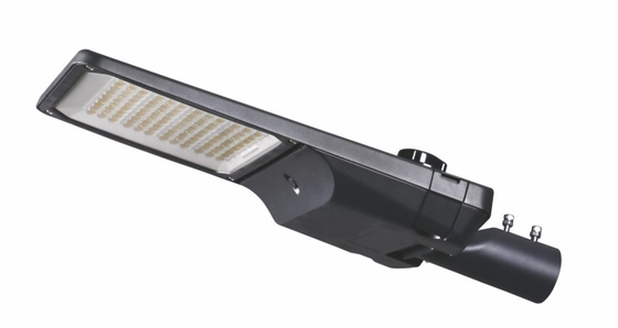 Luces de calle LED para exteriores con larga vida útil de 000 horas, ángulo de haz de 90° y clasificación IP65