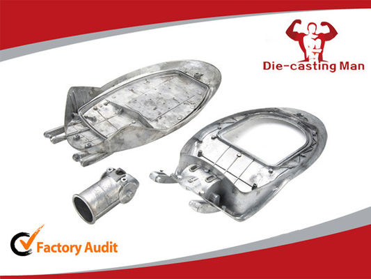 Vivienda de aluminio de la luz de calle de la eficacia alta LED para el camino 880 x 380 x 180m m